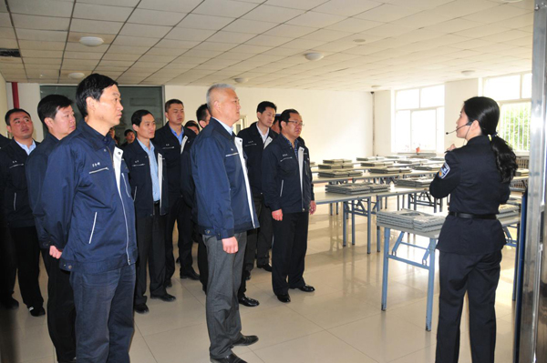 山西建工四建集团纪委组织廉政警示教育活动