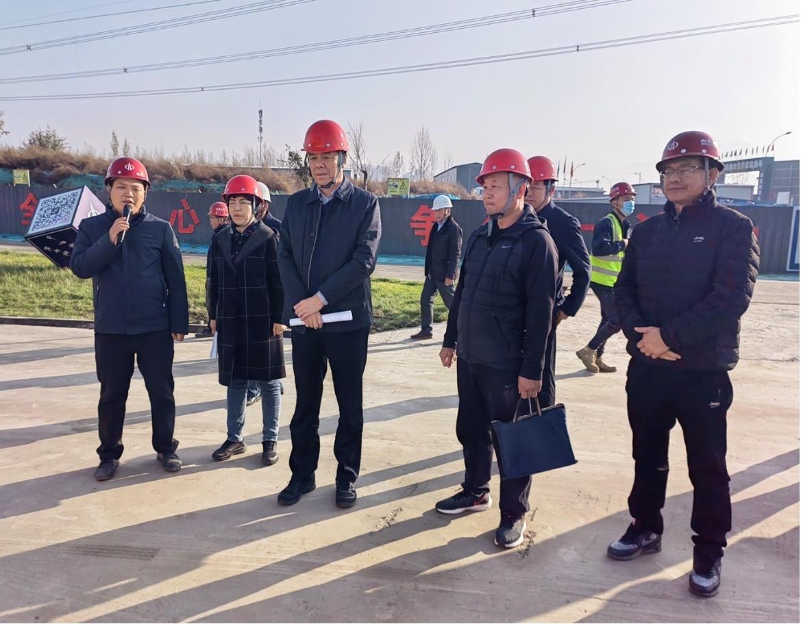 临汾市人大常委会主任陈小洪到山西建投四建集团霍州市人民医院（新医院）龙8项目调研