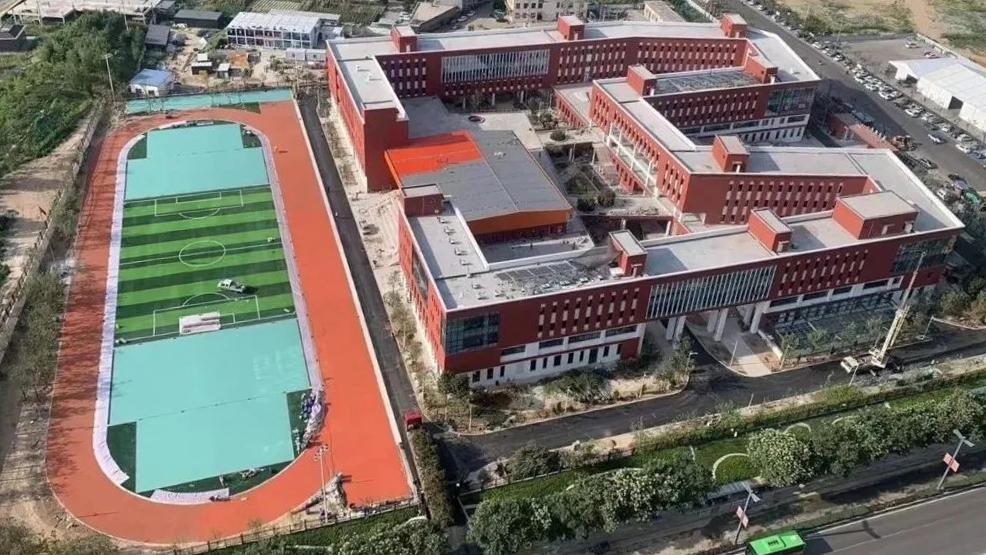 山西建投六建集团承建的吕梁市第一小学龙8项目竣工投用